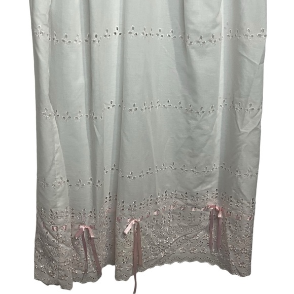 Vintage Eyelet Nightgown - Picture 3 of 10